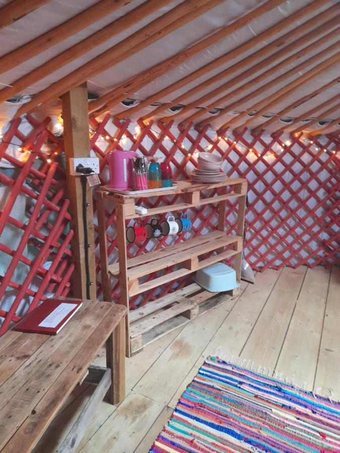 Отель Alder Yurt Wych Elm Glamping Хелстон Экстерьер фото